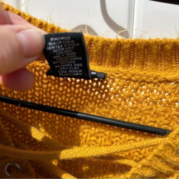 Rue21 long sleeve pull over sweater with lace up neckline size Xanax - Picture 3 of 7